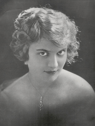 minna gombell