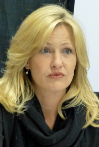 joey lauren adams