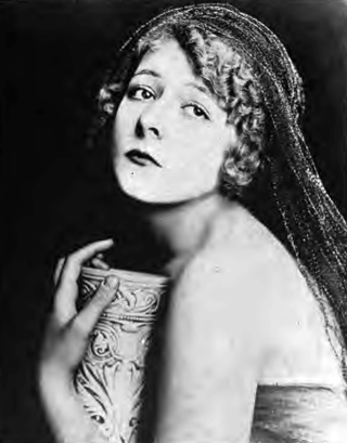 pauline curley
