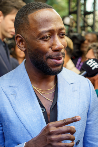 lamorne morris
