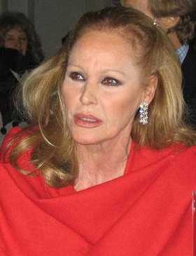 ursula andress