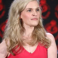 Kari Wahlgren