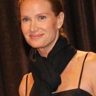 Kelly Lynch