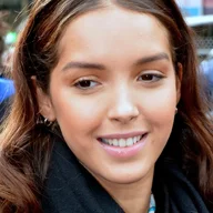 Lyna Khoudri