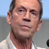 Jonathan Hyde