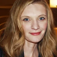 Agata Buzek