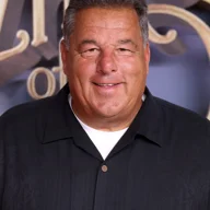 Steve Schirripa