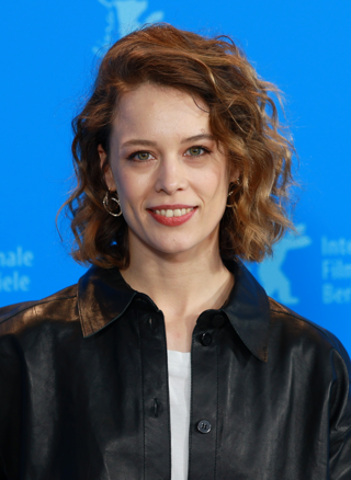 paula beer
