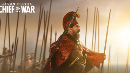 Jason Momoa envoie du lourd avec "Chief of War" sur Apple TV+, une série sur l'histoire d'Hawaï !