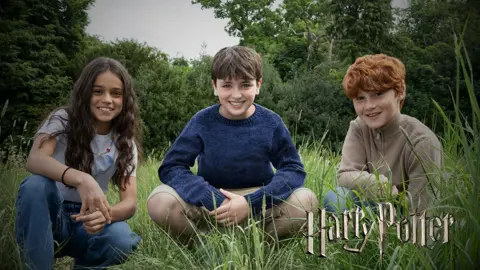 La série Harry Potter dévoile enfin les acteurs de Harry, Hermione et Ron