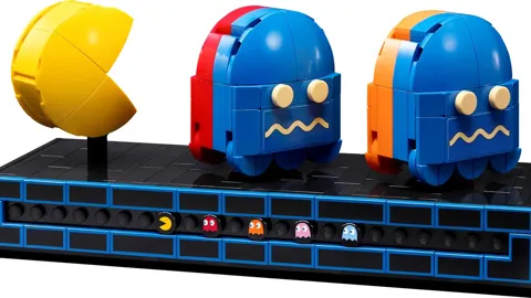 646ba201849512.76811789-lego-pacman-006-5.jpg