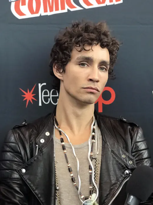 Robert Sheehan