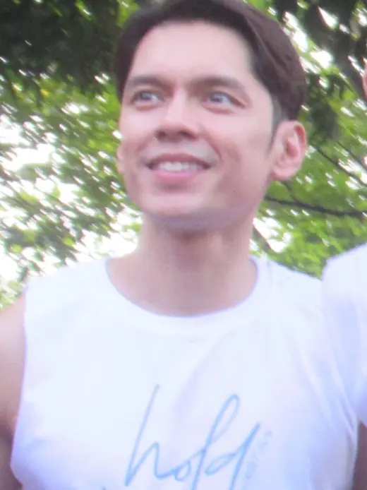 Carlo Aquino