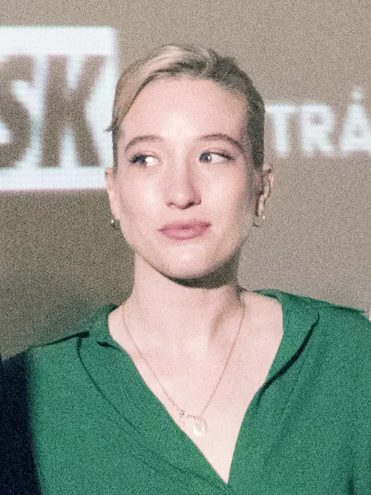 Sophie Lowe