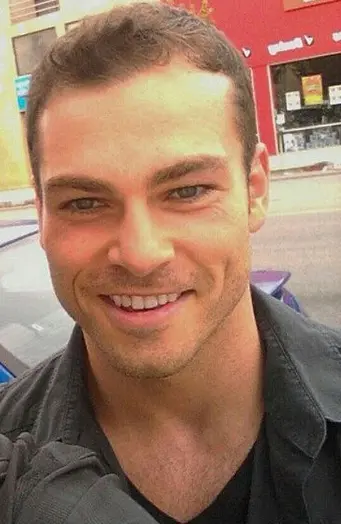 Shawn Roberts
