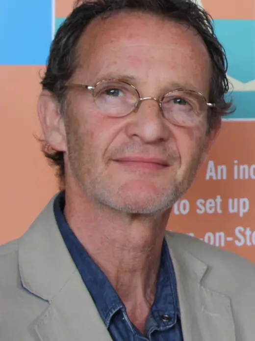 Anton Lesser