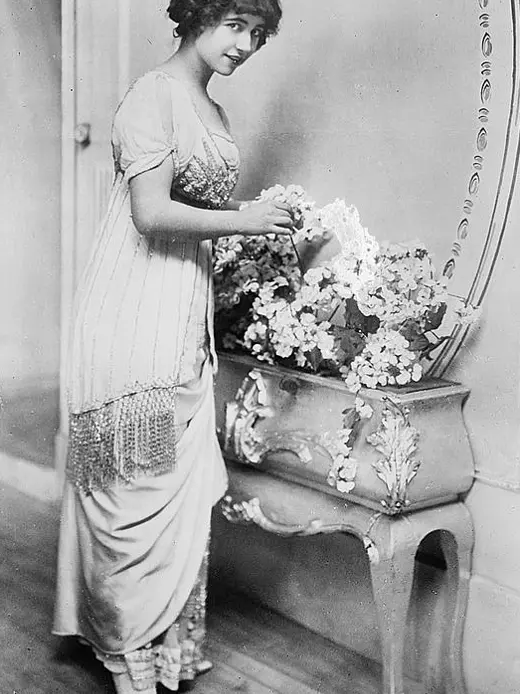 Yvonne Arnaud