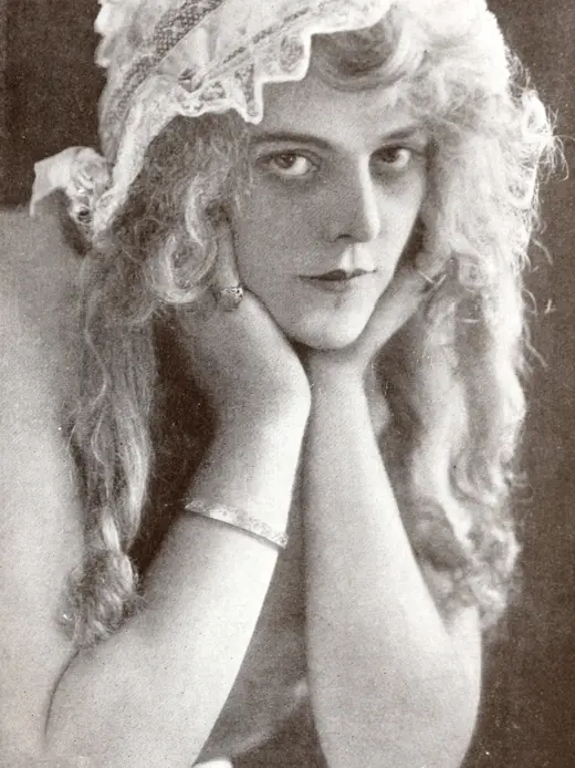 Lillian Worth
