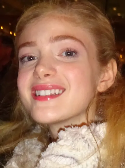 Elena Kampouris