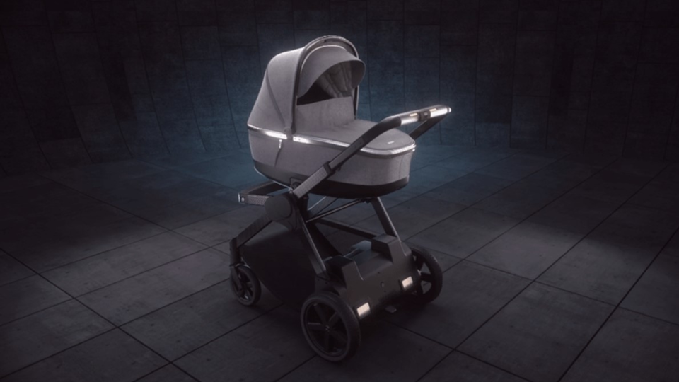 CES 2023 : Glüxkind Ella, un landau automatisé pour soulager les parents stressés